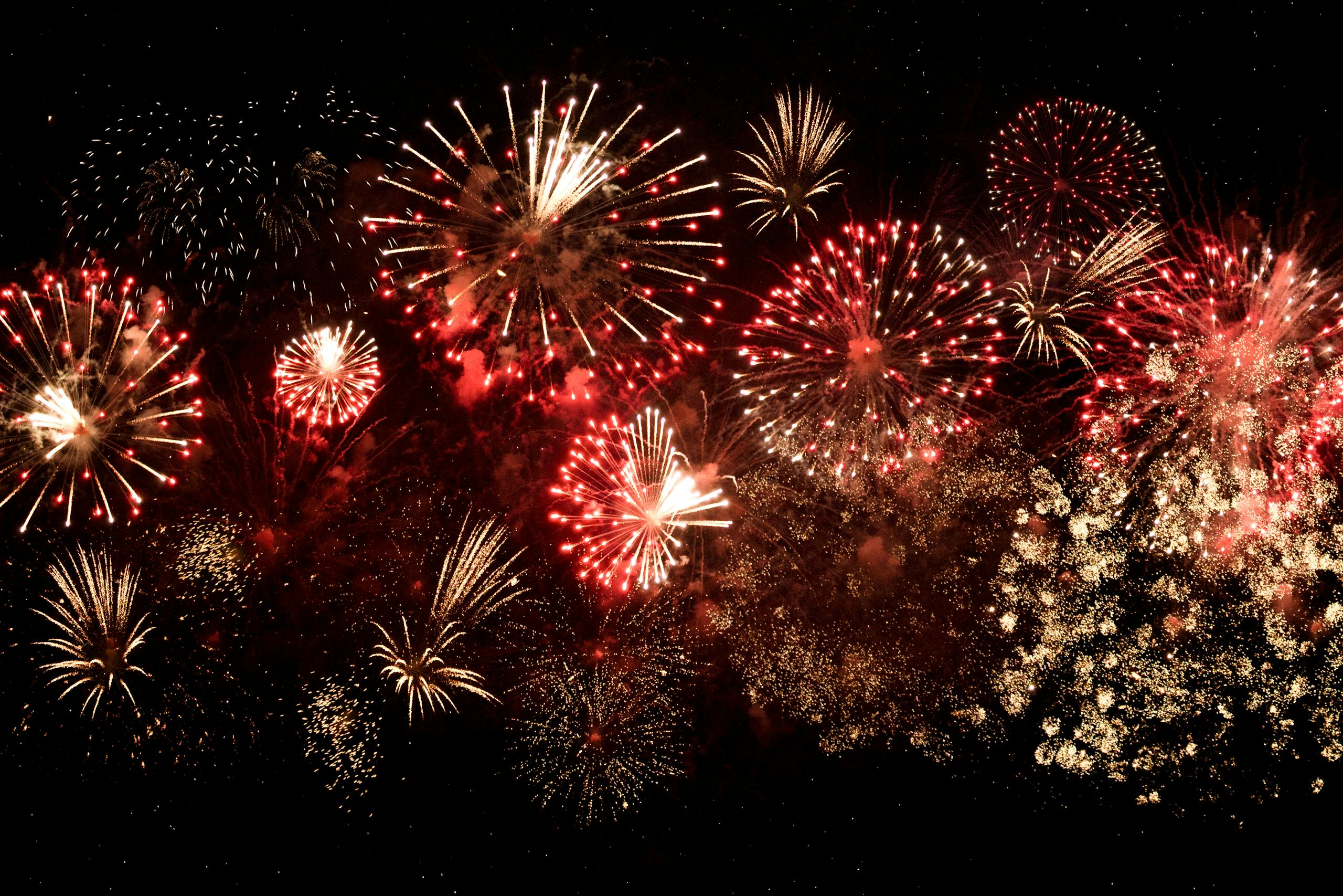 Vibrant fireworks light up the night sky in a breathtaking celebration in Vaughan, Ontario.